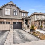 3-bedroom att/row/townhouse for sale in Dufferin — 8 - 690 Broadway Avenue (Photo 5)