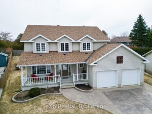 4-bedroom detached home for sale in Bruce — 8 Sandpiper Court