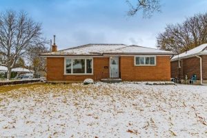 3-bedroom single family residence home for sale in Brantford — 8 Waddington Street