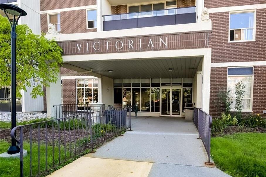 2-bedroom home for rent in Waterloo — 901 - 125 Lincoln Road (Photo 1)