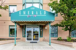 2-bedroom condo apartment for sale in Peel — 903 - 135 Hillcrest Avenue