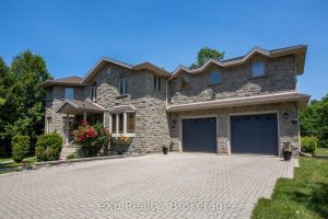 5-bedroom detached home for sale in Grey County — 910 26th Street E