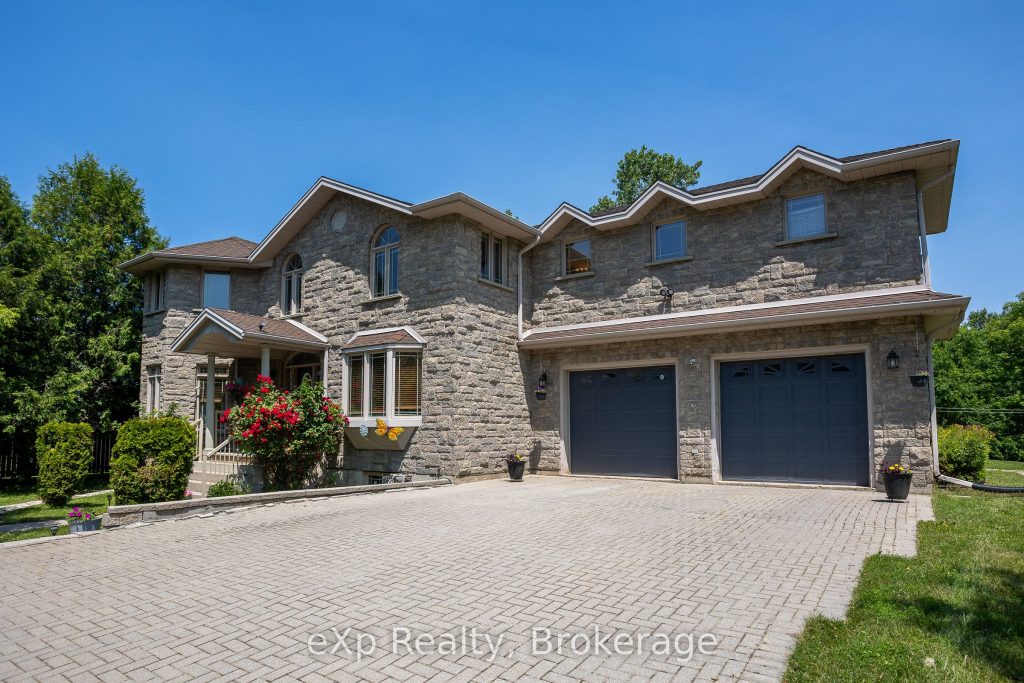 5-bedroom detached home for sale in Grey County — 910 26th Street E (Photo 1)