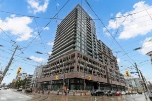 2-bedroom condo apartment for sale in Toronto — 915 - 285 Dufferin Street