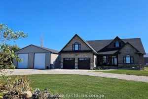 4-bedroom detached home for sale in Ashfield-colborne-wawanosh — 95 South Street