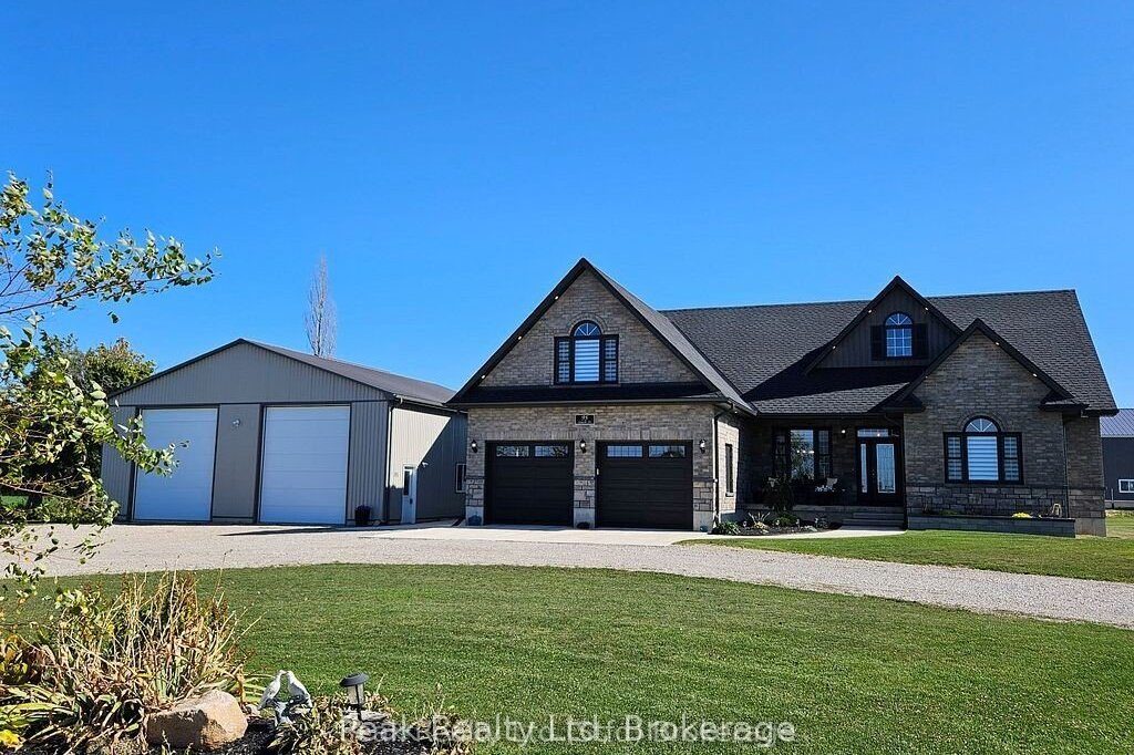 4-bedroom detached home for sale in Ashfield-colborne-wawanosh — 95 South Street (Photo 1)
