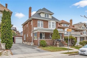 3-bedroom home for sale in Hamilton — 96 Barnesdale Boulevard
