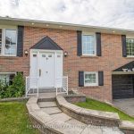 3-bedroom detached home for rent in Newmarket — 978 Wildwood Drive (Photo 2)