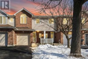2-bedroom att/row/townhouse for sale in Ottawa — 988 Lucille Way