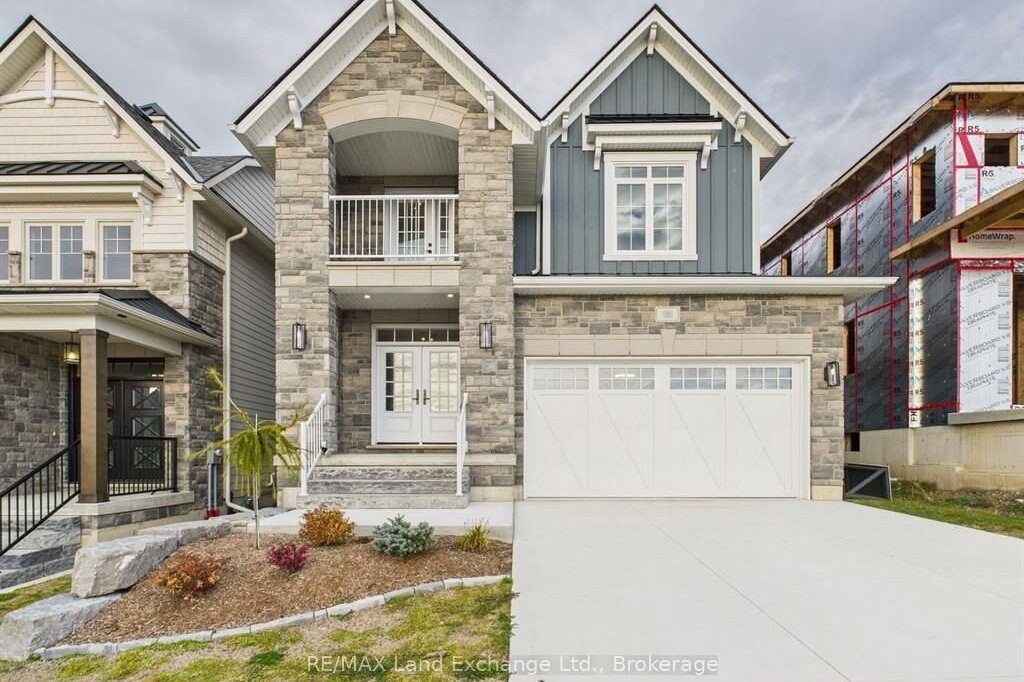 4-bedroom detached home for sale in Bruce — 99 Inverness Street N (Photo 1)