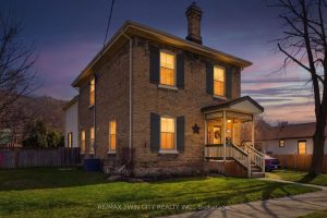5-bedroom triplex home for sale in Brant — 9 Willow Street