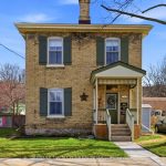 5-bedroom triplex home for sale in Brant — 9 Willow Street (Photo 2)