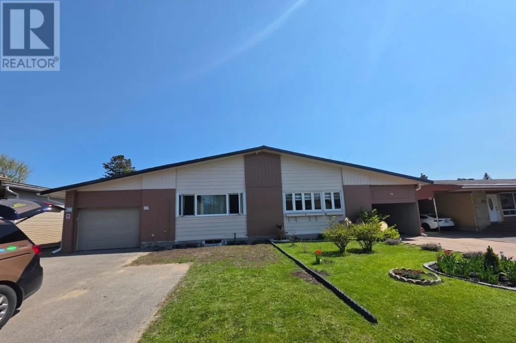 3-bedroom home for rent in Ottawa — A - 96 Fieldrow Street (Photo 1)