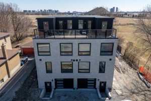 4-bedroom att/row/townhouse for rent in Toronto — B - 4 Southwell Drive