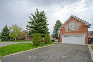 3-bedroom detached home for rent in Mississauga — Bsmt - 6121 Maplegate Circle