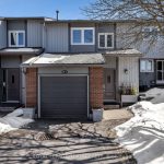 3-bedroom condo townhouse for sale in Ottawa — C - 18 Benlea Drive (Photo 1)