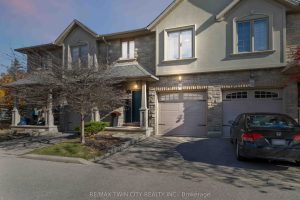 3-bedroom condo townhouse for sale in Brantford — D2 - 12 Brantwood Park Road