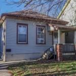 1-bedroom detached home for rent in London North — Front - 132 Wharncliffe Road N (Photo 1)