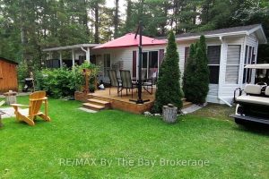 2-bedroom mobiletrailer home for sale in Simcoe — G4 - 85 Theme Park Drive