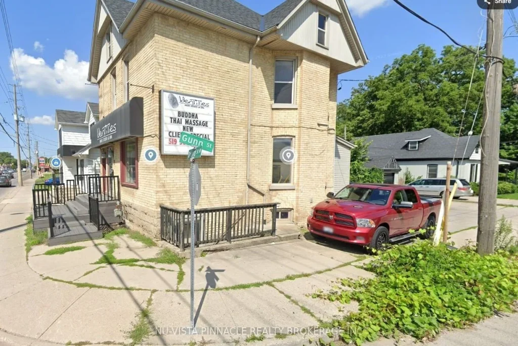 1-bedroom detached home for rent in London North — Lower - 11 Oxford Street W (Photo 1)