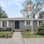 3-bedroom detached home for rent in Grimsby — Lower - 214 Main Street E (Photo 1)