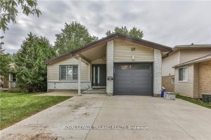 3-bedroom duplex home for rent in Welland — Main - 17 Beechbank Crescent
