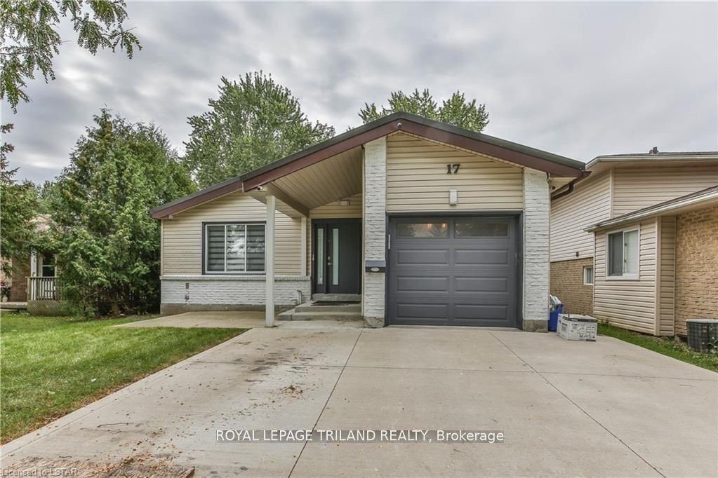 3-bedroom duplex home for rent in Welland — Main - 17 Beechbank Crescent (Photo 1)