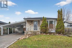 3-bedroom detached home for rent in Pickering — Main - 724 Balaton Avenue