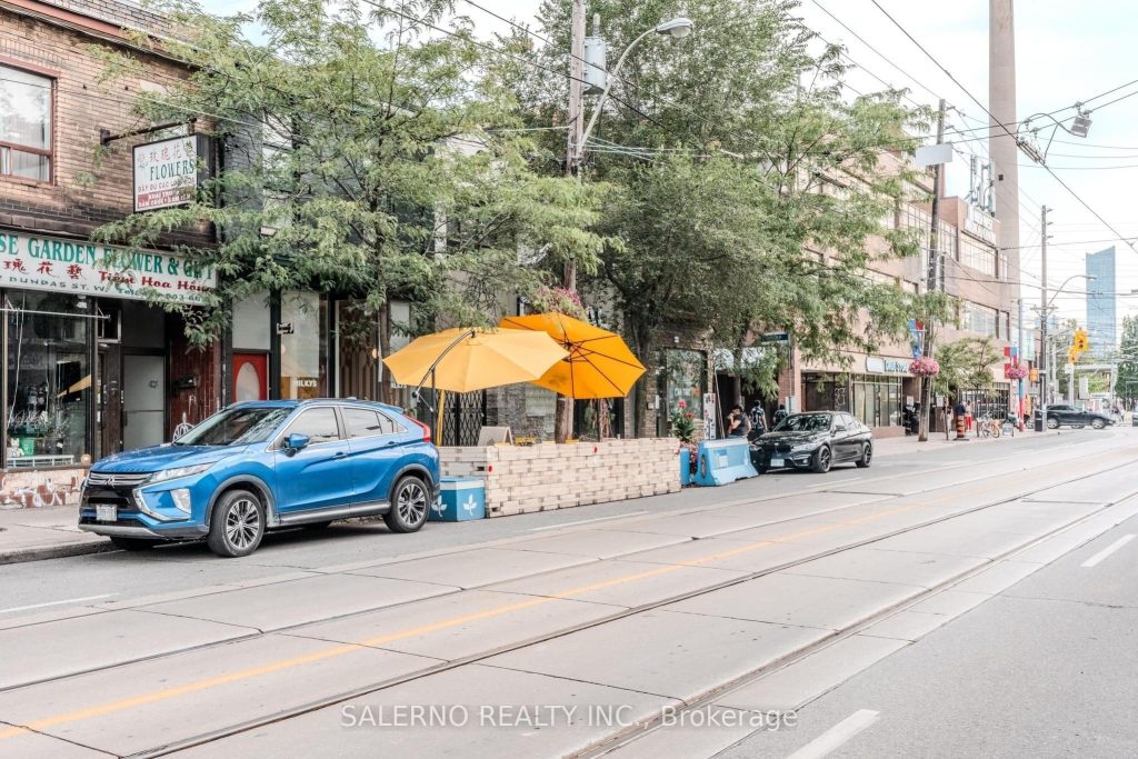 1-bedroom other home for rent in Toronto — Main - 756 Dundas Street W (Photo 1)