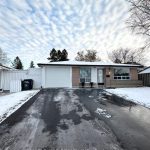 2-bedroom home for rent in Toronto — Middle - 84 Harrington Crescent (Photo 3)