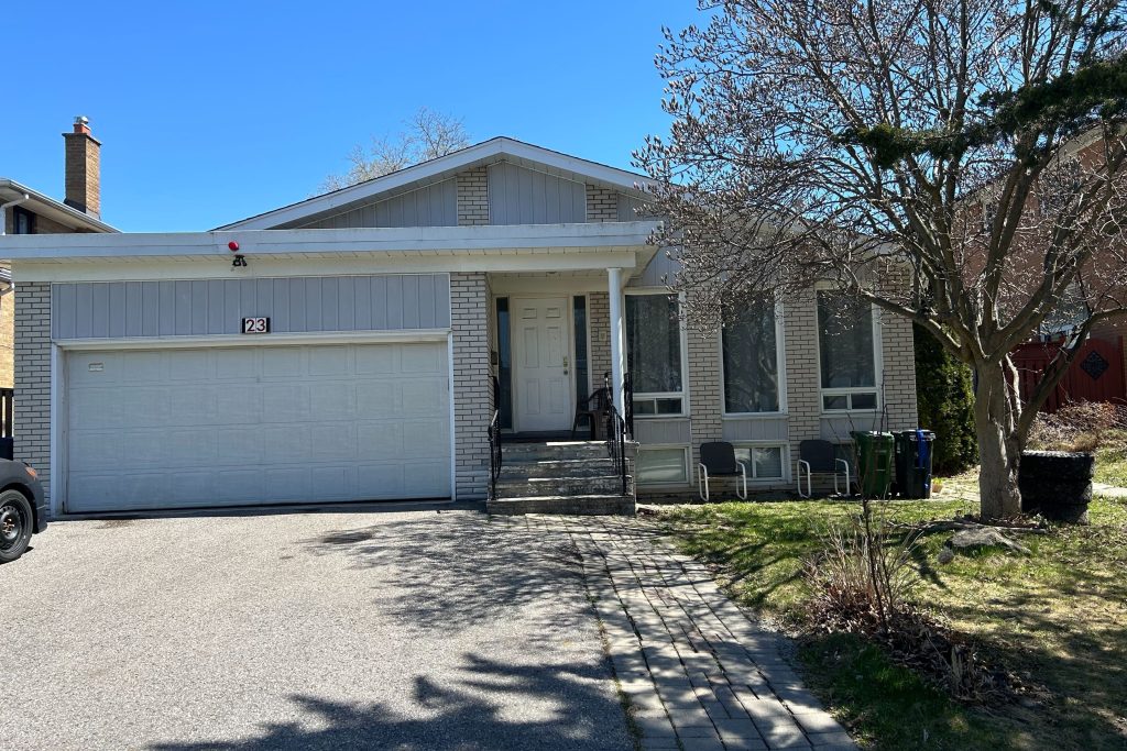 1-bedroom home for rent in Toronto — Suite A - 23 Pineway Blvd Boulevard (Photo 1)