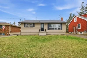 3-bedroom home for rent in Brantford — Upper - 138 Henry Street
